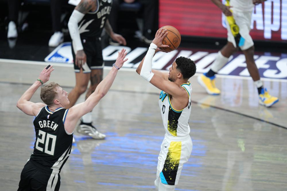 德文布克申请加盟火箭，太阳主教练失望，乌度卡欢迎.